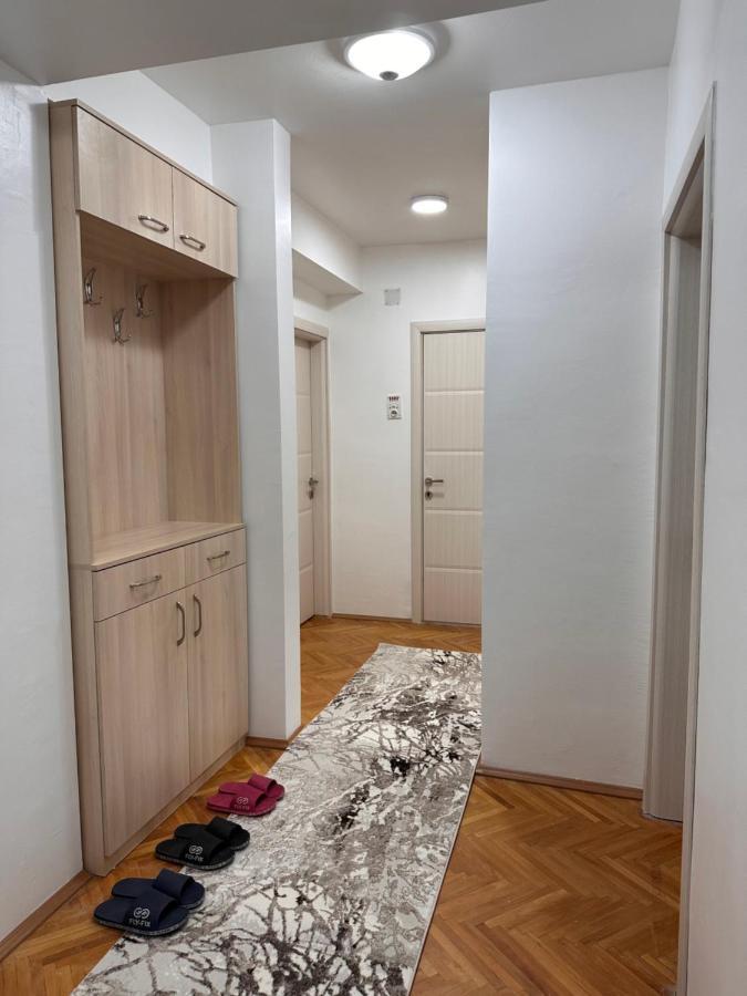 קומאנובו Viktor Apartment מראה חיצוני תמונה
